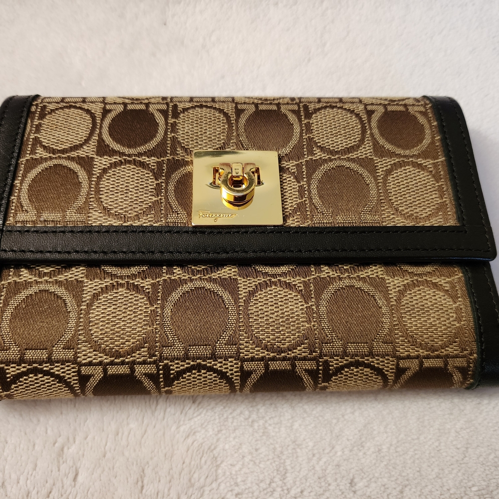 SOLD** Salvatore Ferragamo Black Leather Card Holder